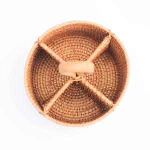 Cesta Redonda Premium de Mimbre Tejido con Compartimentos Divididos – Accesorio Ecológico para Mesa de Comedor Vietnam - Product Image 3