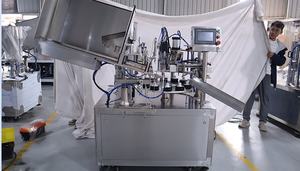 เครื่องบรรจุและปิดผนึกหลอดพลาสติกแบบอัตโนมัติเต็มรูปแบบสำหรับครีมยาสีฟัน นม และสารเคมีชนิดหลอดอ่อนพร้อมระบบทำความร้อนภายใน - Product Image 4