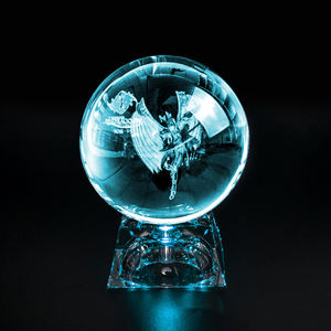 Boule de cristal en verre transparent K9 de 80 mm sur mesure en gros avec logo gravé au laser 3D, support lumineux LED, artisanat en cristal - Product Image 2