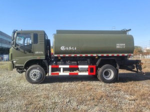Camión DongFeng de gasolina con tracción en las 4 ruedas, listo para enviar, en venta, camión cisterna de gasolina con capacidad de carga de 15 toneladas, camión cisterna de petróleo. - Product Image 6