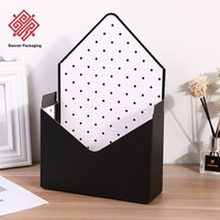 Boîte à fleurs pliable de style enveloppe Baoren Cadeau floral créatif Emballage cadeau de festival de couple Boîte en papier vide florale