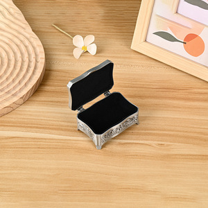 <b>Dropshipping</b> Shopify Creative Metal Vintage Jewelry Box Luxury Storage Case European Zinc Alloy Desktop Organizer - Product Image 5