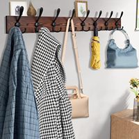 Porte-manteau mural grand format 32,2'' avec 8 crochets métalliques triples, finition noire, en planche de pin pour suspendre manteaux et vestes dans la cuisine