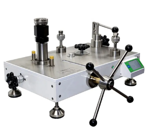 Pompe d'étalonnage OEM YWT pour testeur de jauge à piston et jauge à poids mort - Product Image 2