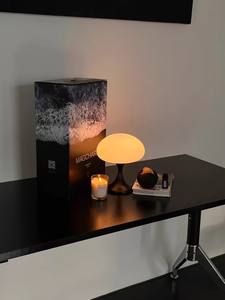 Lámpara de Mesa con Forma de Medusa de Hongo, Luz Ambiental para Dormitorio, Estilo Crema de Alta Gama, Luz Nocturna Recargable que Protege la Vista - Product Image 5