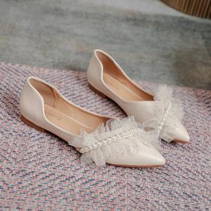 All'ingrosso nuove scarpe comode da <span class=keywords><strong>donna</strong></span> scarpe Casual da <span class=keywords><strong>donna</strong></span> in <span class=keywords><strong>pelle</strong></span> sintetica di alta qualità con perle di pizzo bianche scarpe da sposa - Product Image 3