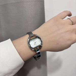 <span class=keywords><strong>Montre</strong></span> à quartz <span class=keywords><strong>rectangulaire</strong></span> unique avec <span class=keywords><strong>cadran</strong></span> doré, style rétro haut de gamme personnalisé SUNLIFEX pour femmes - Product Image 3