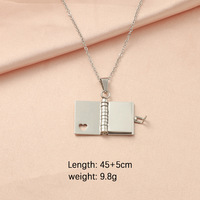 Bijoux personnalisés en acier inoxydable gravés avec logo personnalisé Collier pendentif livre pliable de simulation 3D pour couple