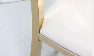 Chaises de mariage en acier inoxydable doré à dossier en forme de flamme royale - Product Image 5