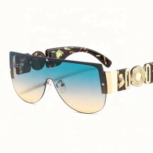 Gafas de Sol Retro Personalizadas con Logotipo Degradado, Lentes de Una Pieza, Protección UV400, Gafas de Sol Extra Grandes para Hombre y Mujer - Product Image 6