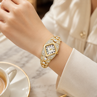 Reloj de Cuarzo para Mujer con Incrustaciones de Diamantes, Pedrería Directa, Estilo del Sudeste Asiático Ecológico, Caja de Aleación de Zinc, Forma de Rombo