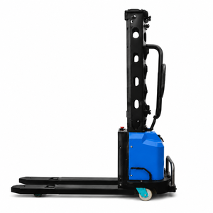 Apilador Eléctrico Peatonal Modelo CLD05-XN-J de 0.5 Toneladas, Batería de Plomo-Ácido, Equipo Compacto para Elevación de Materiales en Almacenes - Product Image 4