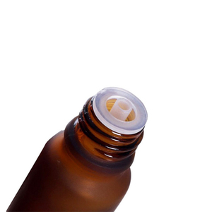 Bouteille d'huile essentielle de 10ml Récipient cosmétique compte-gouttes en verre dépoli ambré avec <span class=keywords><strong>insert</strong></span> et bouchon inviolable - Product Image 3