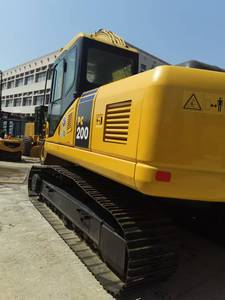 รถขุดตีนตะขาบ Komatsu PC200 มือสอง สภาพดี ชั่วโมงการทำงานต่ำ เครื่องยนต์และเกียร์สมบูรณ์ น้ำหนักใช้งาน 19800 กก. - Product Image 4