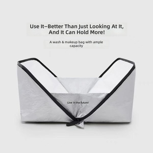 Bolsa de Maquillaje y Artículos de Aseo Ligera, Impermeable y Personalizada en Color Plateado para <span class=keywords><strong>Viajes</strong></span> y Uso en Movimiento - Product Image 4