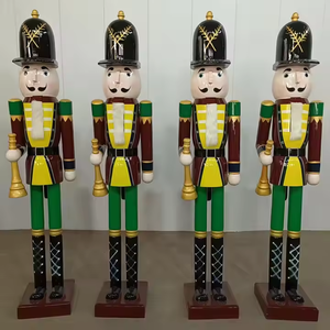 Maßge schneiderte lebensgroße Weihnachts-Nussknacker-Soldat Statue Harz Fiberglas König Skulptur Handgemachtes Harz Handwerk - Product Image 4
