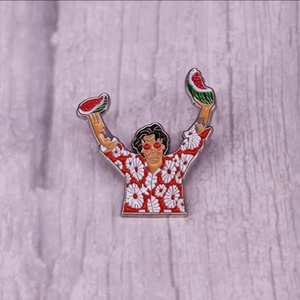 Pin de Esmalte Estilo Harrys, <span class=keywords><strong>Cantante</strong></span> Famoso, Insignia Metálica de Alta Calidad de Música Pop, Broche de Disco de Álbum, Medalla de Colección para Fans, Joyería, Regalo - Product Image 3