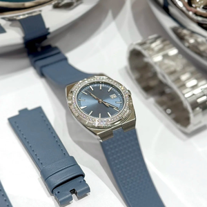 Montre mécanique automatique élégante bleu clair avec lunette sertie de diamants et de moissanite, haut de gamme pour les occasions professionnelles et décontractées - Product Image 2
