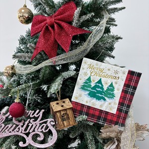 16 serviettes décoratives <span class=keywords><strong>de</strong></span> Noël à carreaux rouges et noirs avec motifs dorés, serviettes <span class=keywords><strong>en</strong></span> <span class=keywords><strong>papier</strong></span> à thème <span class=keywords><strong>de</strong></span> Noël pour restaurants - Product Image 4