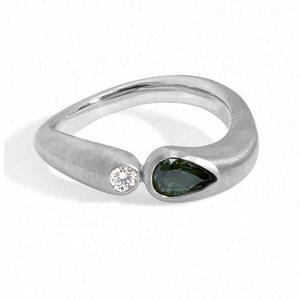 <span class=keywords><strong>Anello</strong></span> Classico Milskye per Donna in <span class=keywords><strong>Argento</strong></span> Sterling 925 Placcato Oro 18k con Zircone a Goccia Verde Smeraldo e <span class=keywords><strong>Onda</strong></span> Satinata - Product Image 5