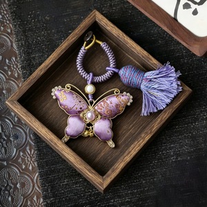 Colgante de borla de mariposa con brocado de estilo chino, llavero, adorno para colgar en el coche, amuleto para bolso - Product Image 5