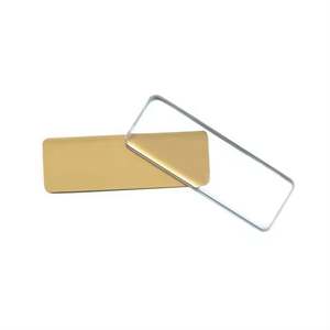 Placa de Identificación Reutilizable con Cubierta Magnética para Lentes - Product Image 1