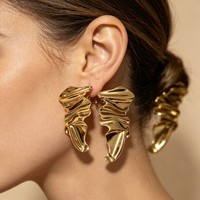 Boucles d'oreilles pendantes ondulées et froissées, abstraites, irrégulières, liquides, audacieuses, surdimensionnées, sculpturales, pour soirée