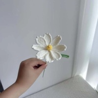 Bouquet de marguerites créatif tissé à la main en crochet avec tête de fleur en coton pour la décoration de fête et de mariage