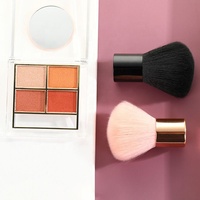 Ensemble de pinceaux de maquillage Vegan Kabuki avec tête plate dorée avec logo personnalisé pour fond de teint correcteur échantillon gratuit cosmétiques de marque privée
