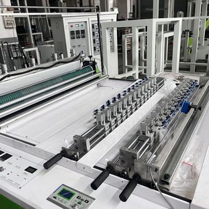 Machine à fabriquer des sacs en plastique à bouche plate Hongtong 1200 mm RHT-1200 pour l'emballage de sacs anti-poussière et anti-humidité - Product Image 1