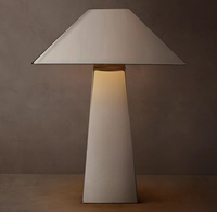 Lampe de table trapézoïdale en laiton patiné E26, LED moderne et flexible, intensité variable, silhouette sculpturale entièrement métallique