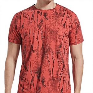 เสื้อยืดคอกลมแขนสั้นลายพิมพ์สีแดงดำสำหรับผู้ชาย ทรงปกติ แห้งเร็ว สวมใส่สบาย ผลิตจากผ้าโพลีเอสเตอร์ถัก - Product Image 1