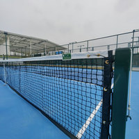 Poteau de filet de pickleball professionnel en alliage d'aluminium blanc, fixe au sol, avec enrouleur externe à cliquet pour la compétition
