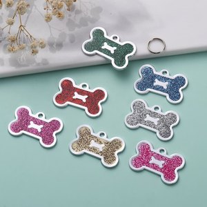 Etiquetas de nombre de identificación de Mascota de lujo personalizadas, colgante de collar con forma de hueso brillante, Collar de etiqueta de perro de gato metálico grabado a prueba de agua - Product Image 1