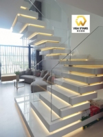 Escalier flottant en acier duplex sur mesure, avec rampe en verre LED, escalier superposé moderne avec marches en bois massif