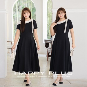 เดรสสีดำทรงเข้ารูปแบบเปิดไหล่ แต่งผ้าต่อสีพื้น ผ้าฝ้าย สำหรับผู้หญิง รุ่น N9266 - Product Image 4