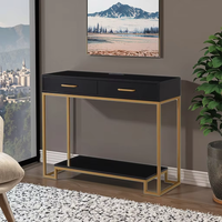 Table console contemporaine en MDF avec peinture à l'eau au design moderne et revêtement en poudre dorée en tubes métalliques pour le salon ou l'entrée