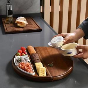 Ensemble de planches à fromage en bois avec couteaux et fourchettes pour pique-niques et collations, design portable - Product Image 4