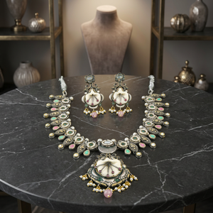 Nouveauté Parure de bijoux en argent oxydé de qualité supérieure Boucles d'oreilles, colliers et bracelets élégants pour les mariages et les fêtes - Product Image 5