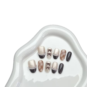 Lot de 10 faux ongles réutilisables faits main, style amandes moyennes-longues, <span class=keywords><strong>rouge</strong></span> français, motif guirlande pour Doigts, collection Saint-Valentin Automne-Été - Product Image 4