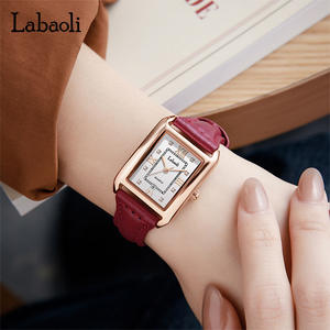 Montre à quartz pour femme avec bracelet en cuir carré - Product Image 4