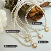 Bijoux de haute qualité chaîne de perles d'eau douce plaqué or pendentif coquille carrée colliers pour femmes