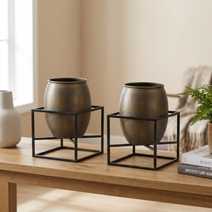 Lot de 2 mini jardinières de table décoratives en laiton AK avec support en fil noir pour centre de table et fenêtre - Product Image 3