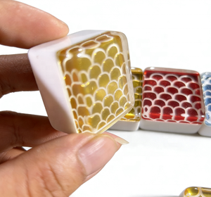 Jeu de tuiles de mahjong américain gravé et peint à la main en acrylique OEM à 3 ou 4 couches, toute couleur peut être personnalisée, jeu de société de table - Product Image 3