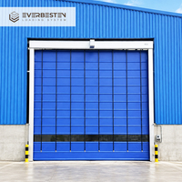 Porte rapide à empilage avec isolation thermique, moteur servo, construction en PVC, capteurs photo et fenêtres de vision pour centre de distribution