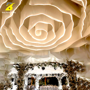 Décoration de plafond pour lieu de mariage, lampe suspendue en tissu circulaire en spirale rose pour salle de banquet - Product Image 1