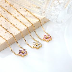 Collares de Joyería de Moda de Cristal al por Mayor, Estilo Coreano, Acero Inoxidable, Chapado en Oro de 18K, Collar con Pequeñas Flores de Circonio para Mujer - Product Image 1