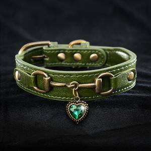 럭셔리 블링 블링 솔리드 패턴 고양이와 개 목걸이 칼라 귀여운 애완 동물을위한 PU 고리에 모조 다이아몬드 순수한 색상 - Product Image 3