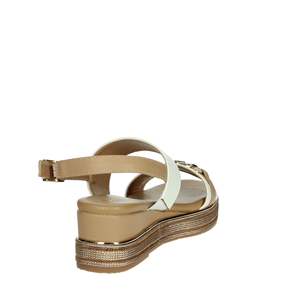 Sandalias de Plataforma Donna Serena para Mujer, Modelo 165695DM, Cuero Negro, Estilo Veraniego - Product Image 3