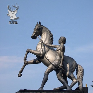 Scultura Urbana Maestosa di Cavallo Equestre con Cavaliere in Bronzo Fuso - Product Image 4